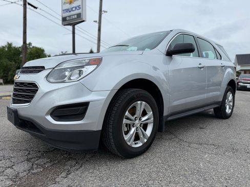Used 2017 Chevrolet Equinox LS FWD image 2