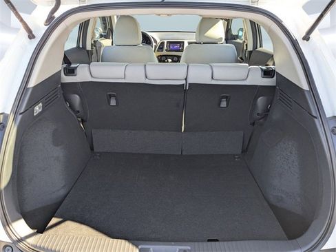 Used 2021 Honda HR-V LX image 12