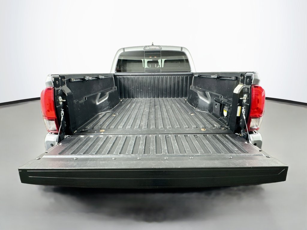 Used 2019 Toyota Tacoma TRD Sport w/ Technology Package AWD/4WD image 26