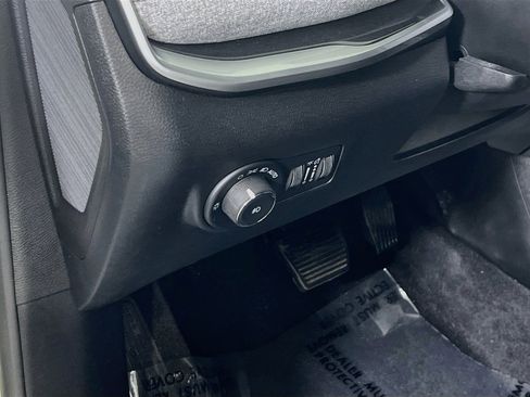 Used 2023 Jeep Compass Latitude image 10