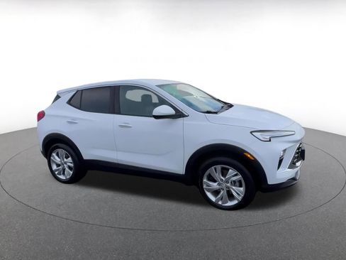 Used 2025 Buick Encore GX Preferred image 2