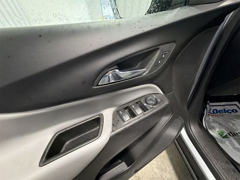Used 2024 Chevrolet Equinox LS w/ LS Convenience Package image 21