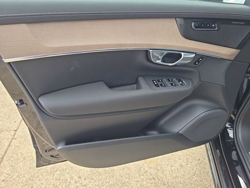 New 2026 Volvo XC90 B6 Plus w/ Protection Package Premier image 21