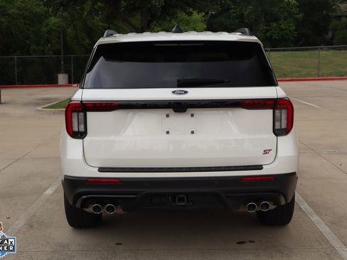 Used 2025 Ford Explorer ST AWD/4WD image 4
