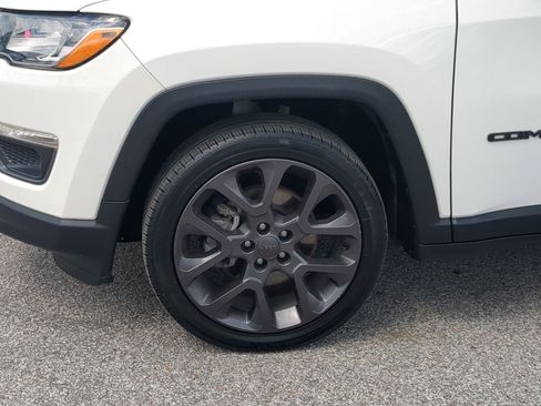 Used 2021 Jeep Compass Latitude image 11