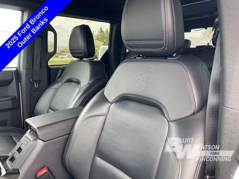 Used 2025 Ford Bronco Outer Banks AWD/4WD image 14