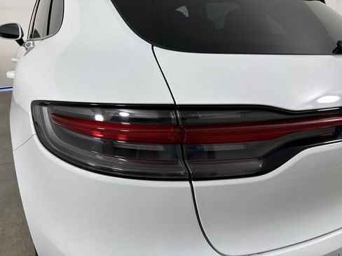 Certified 2020 Porsche Macan AWD/4WD image 17