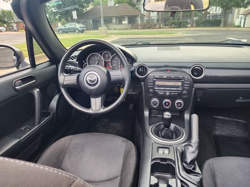 Used 2014 MAZDA MX-5 Miata Sport RWD image 20