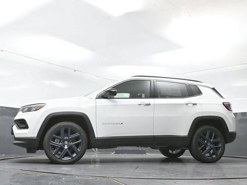 New 2026 Jeep Compass Latitude AWD/4WD image 41