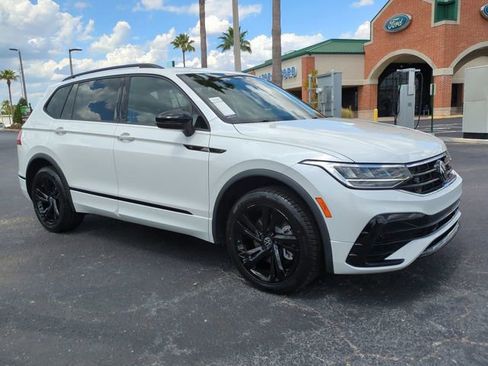 Used 2023 Volkswagen Tiguan SE R-Line FWD image 2
