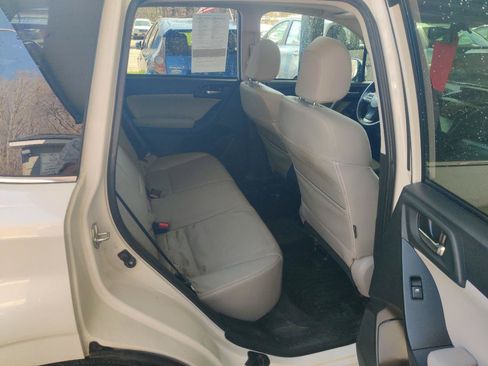 Used 2014 Subaru Forester 2.5i Limited AWD/4WD image 17