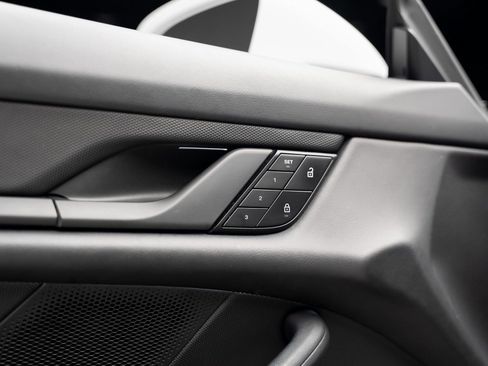 Used 2022 Porsche Taycan image 50