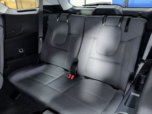 Used 2025 Ford Explorer Active RWD image 29