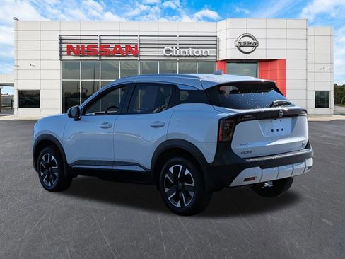 Certified 2025 Nissan Kicks SR image 5