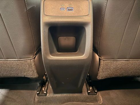 Used 2025 Chevrolet Trax LT w/ LT Convenience Package image 29