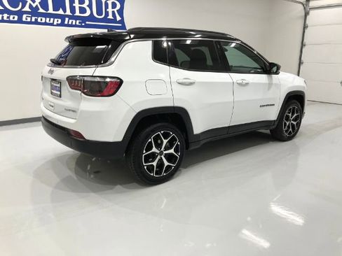 Used 2025 Jeep Compass Limited AWD/4WD image 18