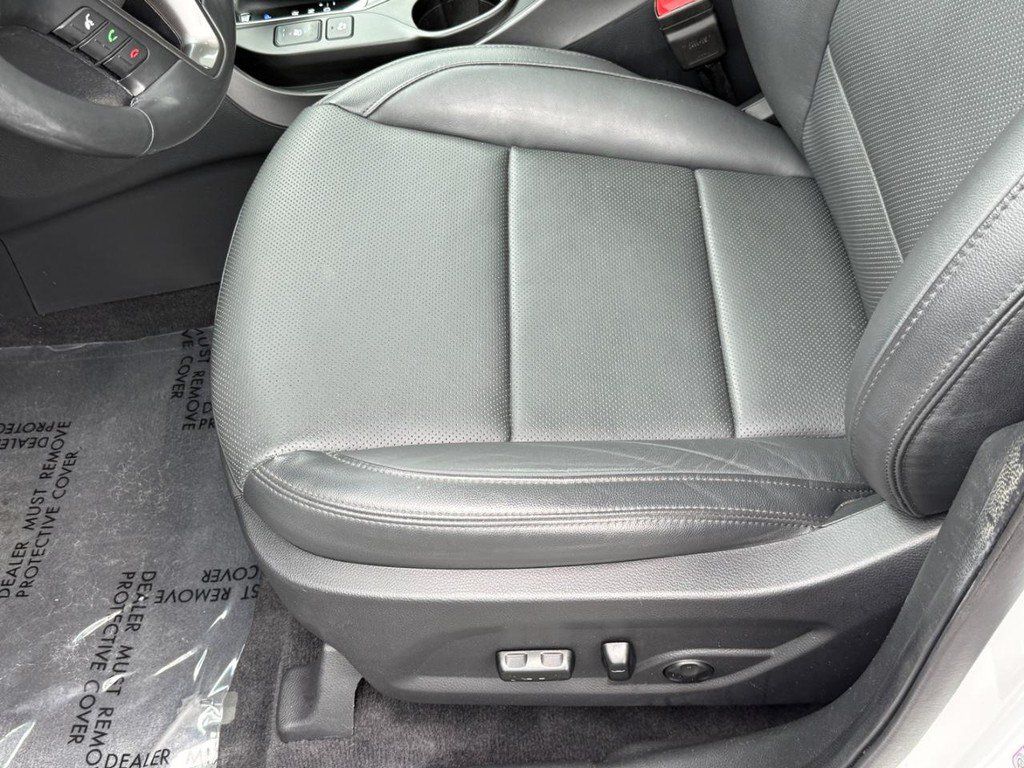 Used 2017 Hyundai Santa Fe Sport AWD/4WD image 17