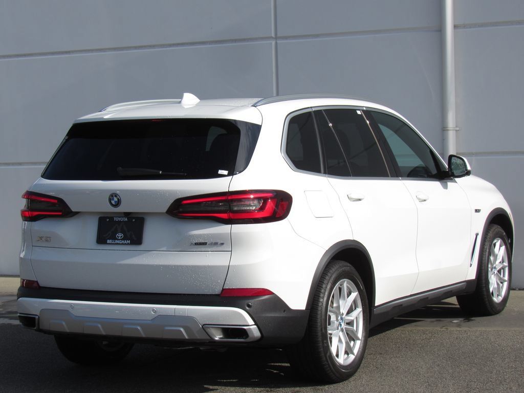 Used 2023 BMW X5 xDrive45e w/ Executive Package AWD/4WD image 6