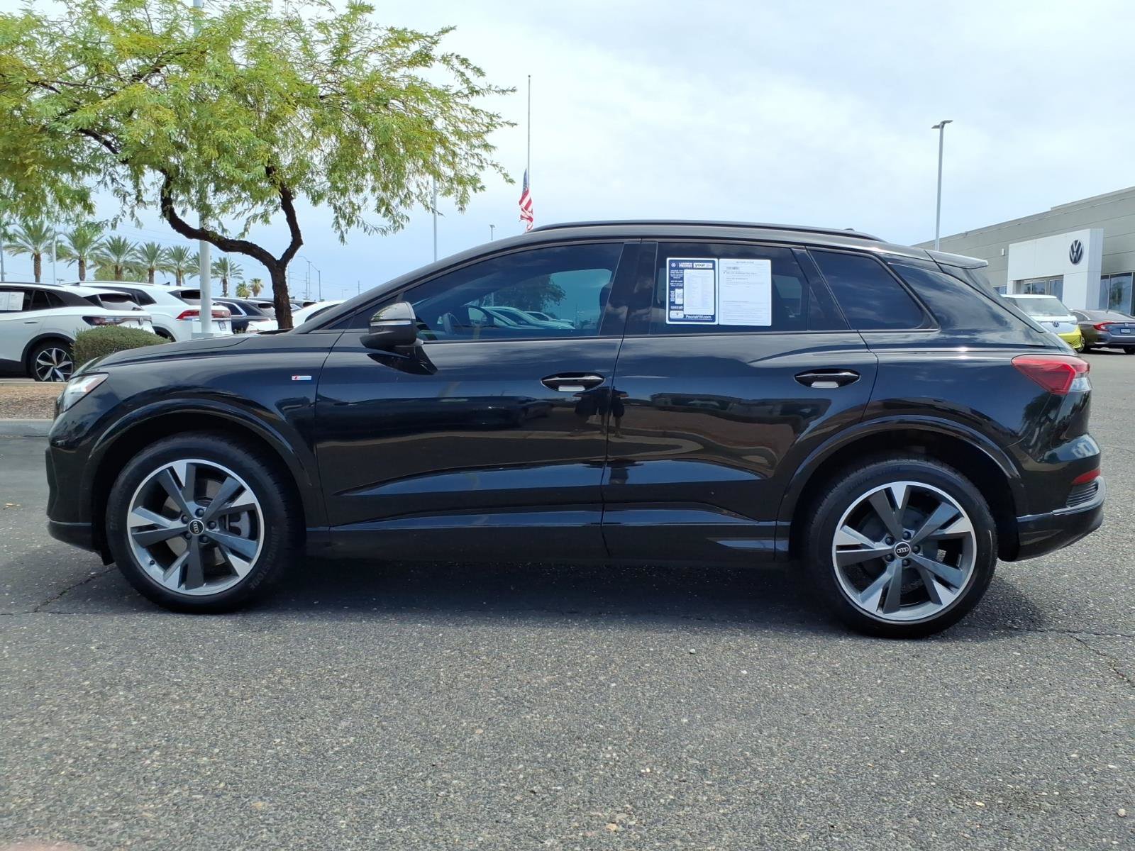 Used 2023 Audi Q4 e-tron Premium Plus w/ Premium Plus AWD/4WD image 4
