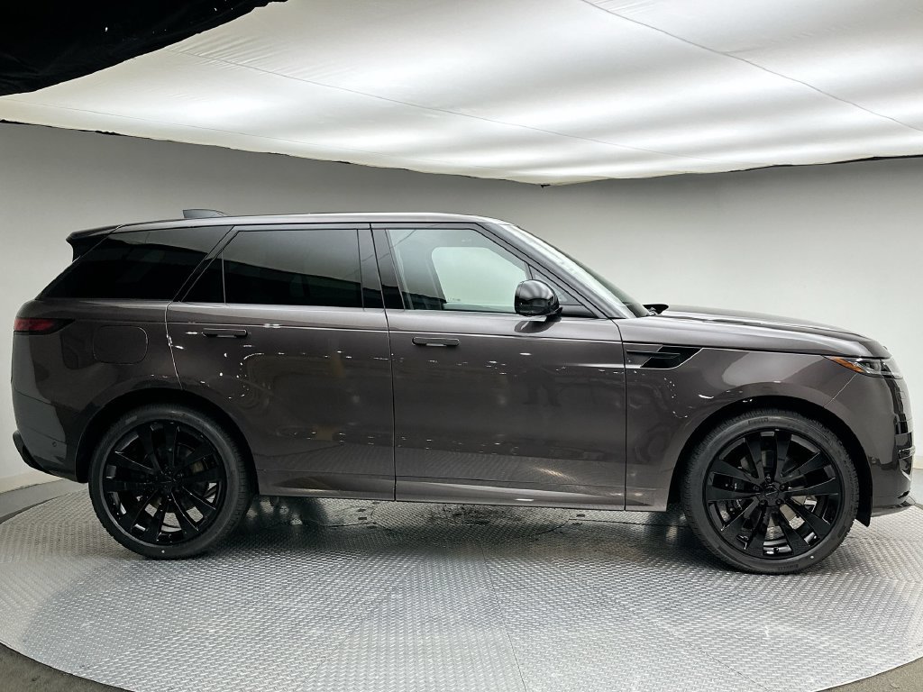 New 2027 Land Rover Range Rover Sport Dynamic SE AWD/4WD image 4