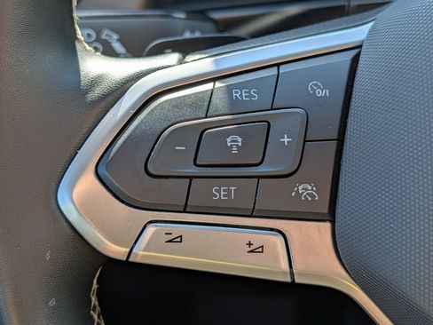 Certified 2025 Volkswagen Atlas SE AWD/4WD image 33