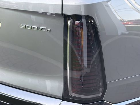 New 2026 Cadillac Vistiq Sport AWD/4WD image 9