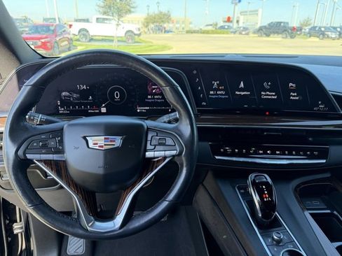 Used 2021 Cadillac Escalade Luxury image 14