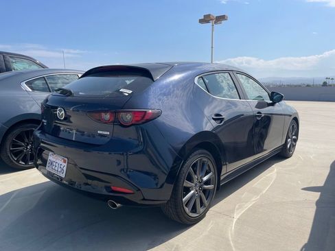 Used 2019 MAZDA MAZDA3 AWD Hatchback image 2