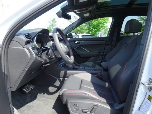 Certified 2025 Audi Q3 2.0T Premium Plus w/ Premium Plus Package AWD/4WD image 9