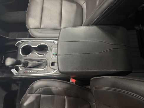 Used 2023 Chevrolet Traverse High Country image 23