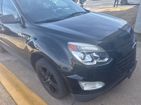 Used 2017 Chevrolet Equinox LT w/ Midnight Edition image 2