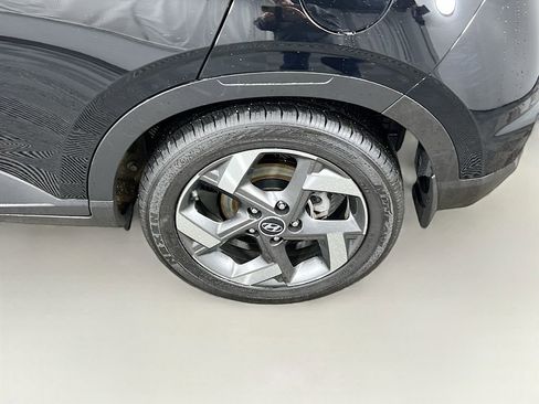 Certified 2025 Hyundai Venue SEL image 26