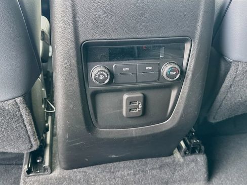 Used 2023 Buick Enclave Essence AWD/4WD image 26