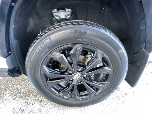 Used 2024 Toyota RAV4 SE image 32