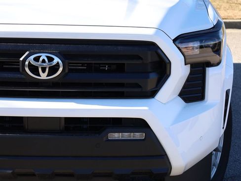 New 2025 Toyota Tacoma SR5 image 19