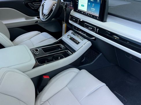 New 2026 Lincoln Aviator Reserve AWD/4WD image 15