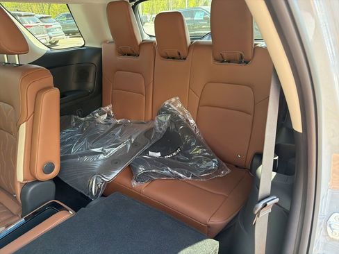 New 2026 Nissan Pathfinder Platinum AWD/4WD image 22