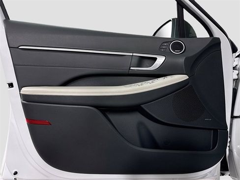 Used 2023 Hyundai Sonata Limited w/ Cargo Package image 13