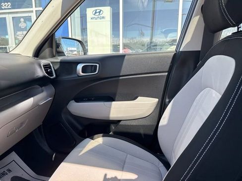 Certified 2026 Hyundai Venue SEL image 37