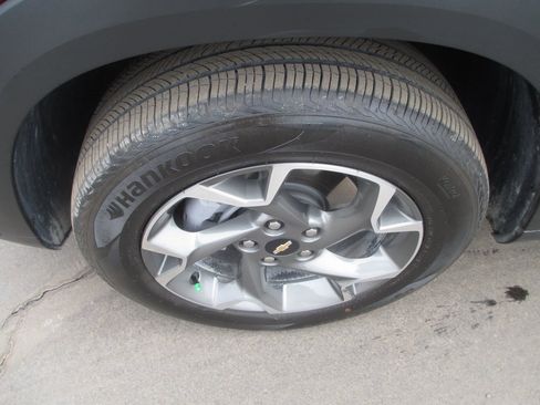 Certified 2025 Chevrolet Trax LT image 13