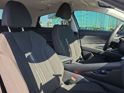 Certified 2023 Hyundai Elantra SEL w/ Convenience Package FWD image 8
