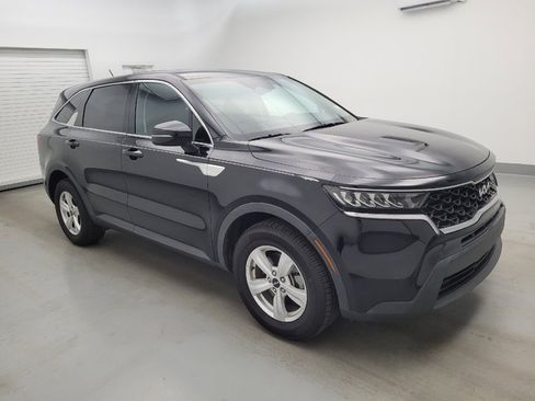 Used 2023 Kia Sorento LX FWD image 11
