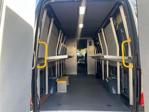 Used 2019 Mercedes-Benz Sprinter 170 image 9