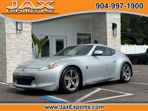 Used 2009 Nissan 370Z Touring w/ Aerodynamics Pkg RWD image 1
