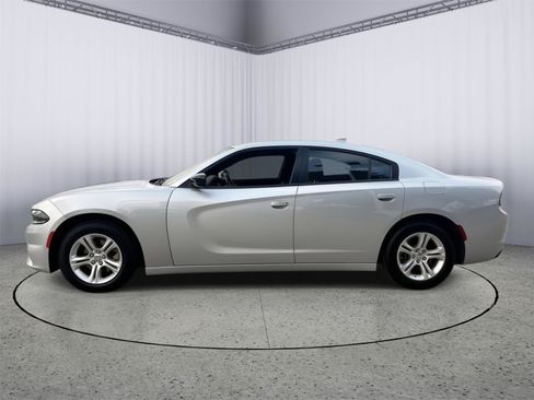 Used 2023 Dodge Charger SXT RWD image 6