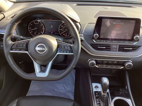 Used 2025 Nissan Altima 2.5 SR AWD/4WD image 15