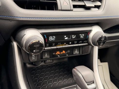 Used 2024 Toyota RAV4 SE w/ Convenience Package image 22