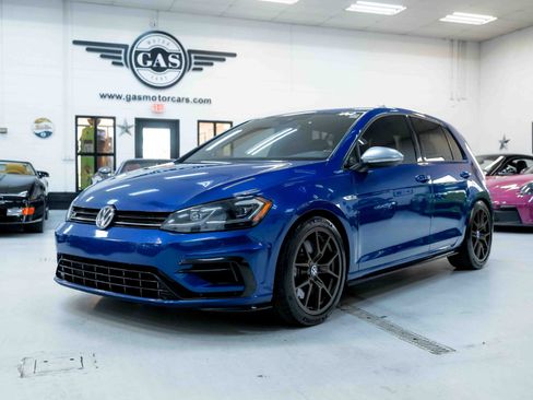 Used 2018 Volkswagen Golf R 4-Door image 3