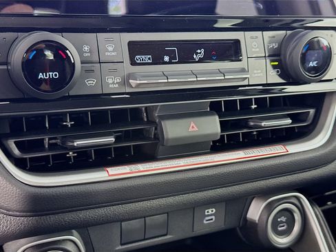 New 2026 Toyota Grand Highlander XLE image 19