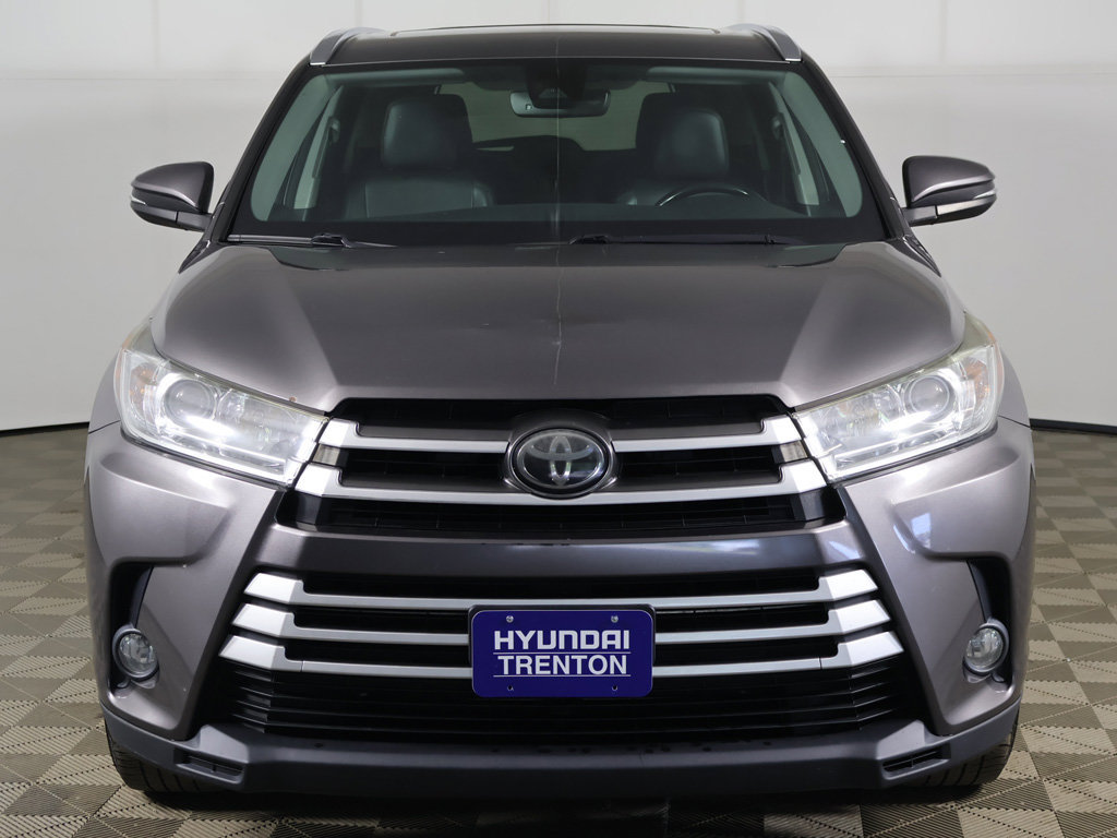 Used 2017 Toyota Highlander XLE w/ Carpet Mat Package AWD/4WD image 12